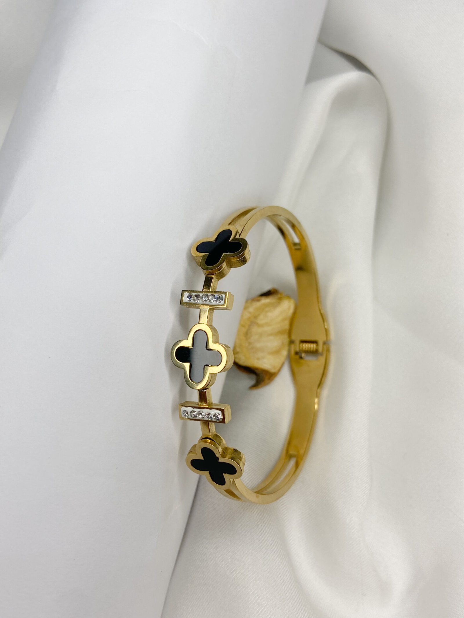 Clover Bracelete - Image 3