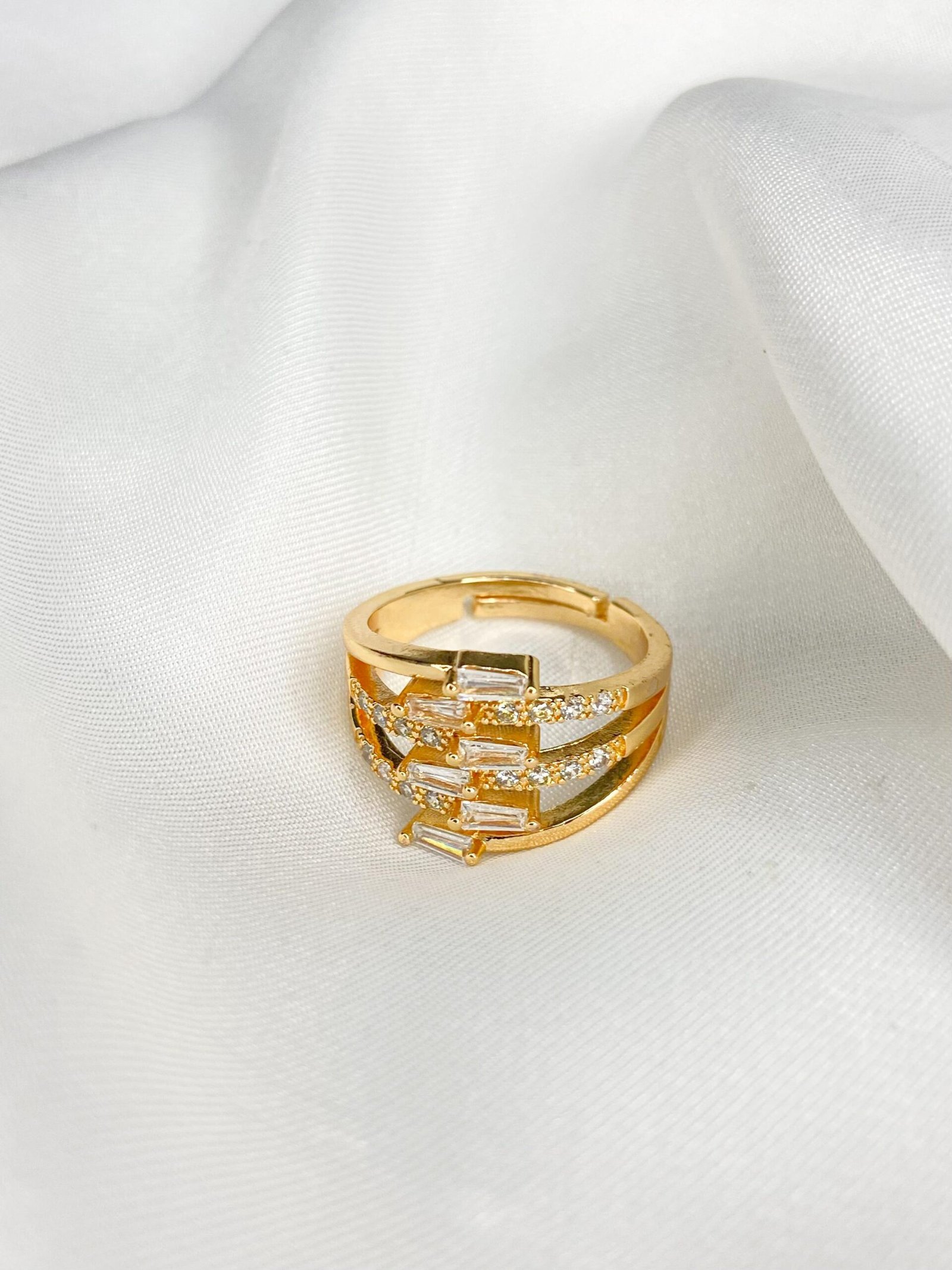 Criss cross zircon Adjustable ring - Image 3