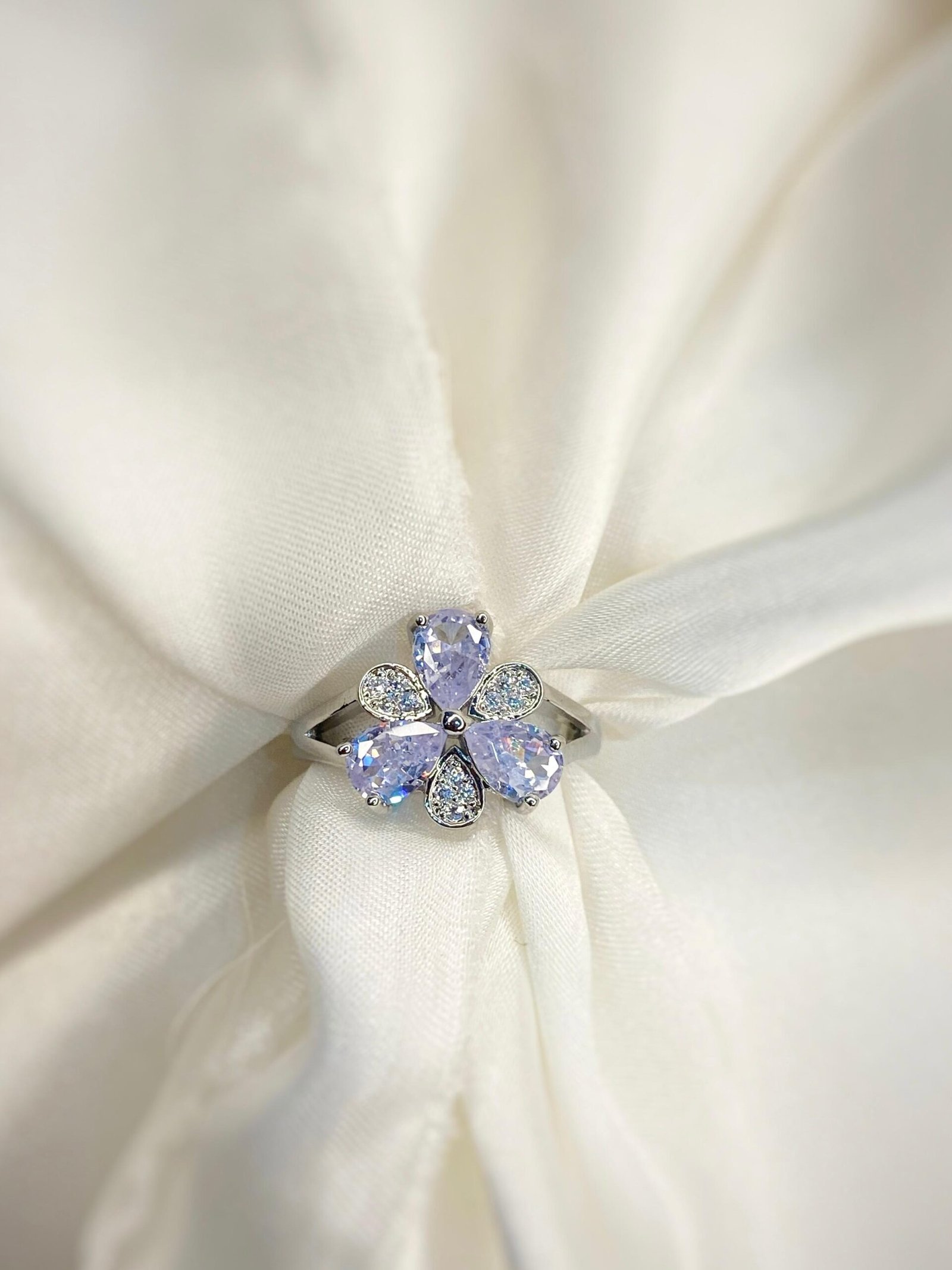 Silver Three stone flower Adjustable ring - Image 3