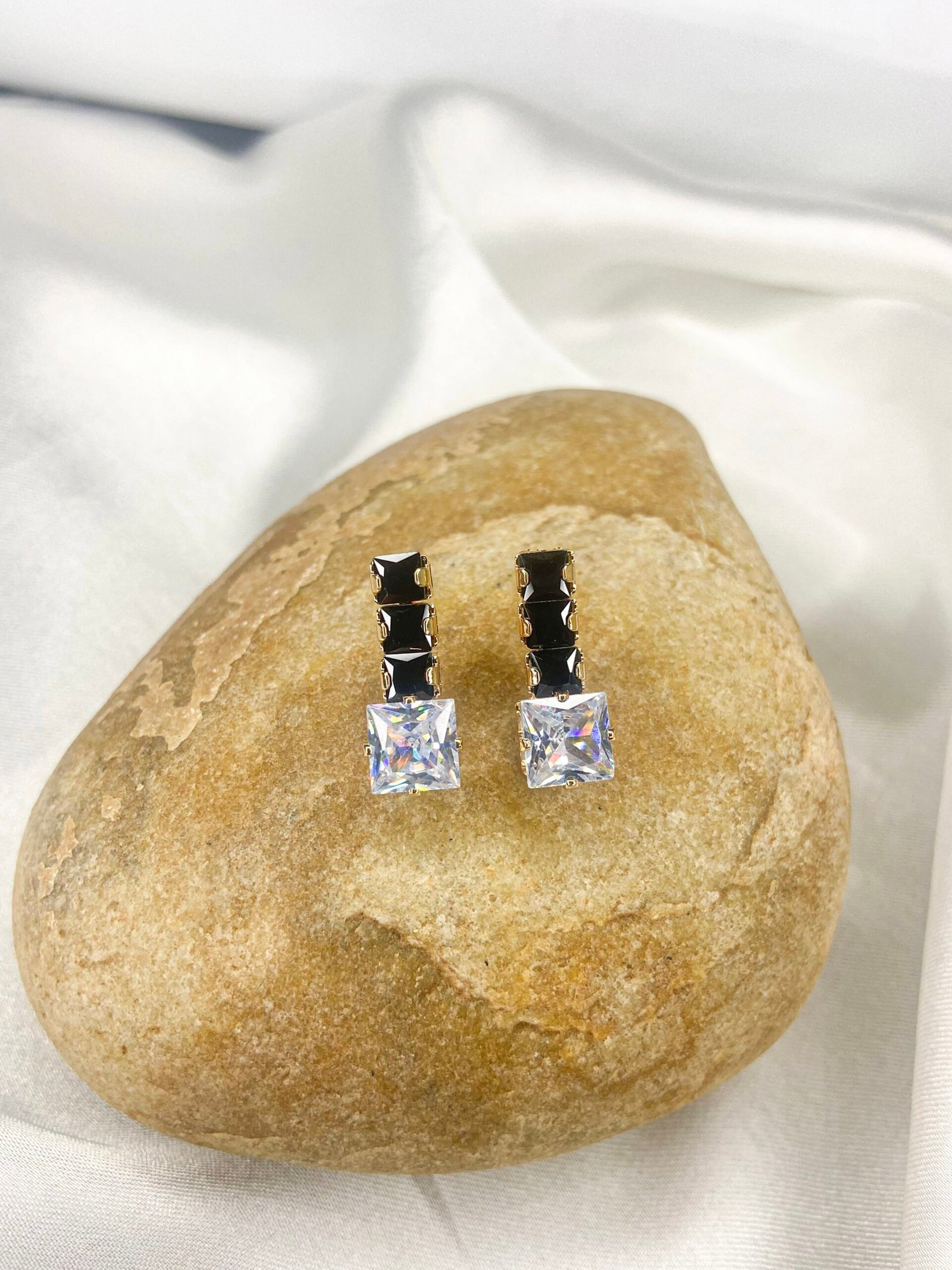 Crystal Earrings (black)